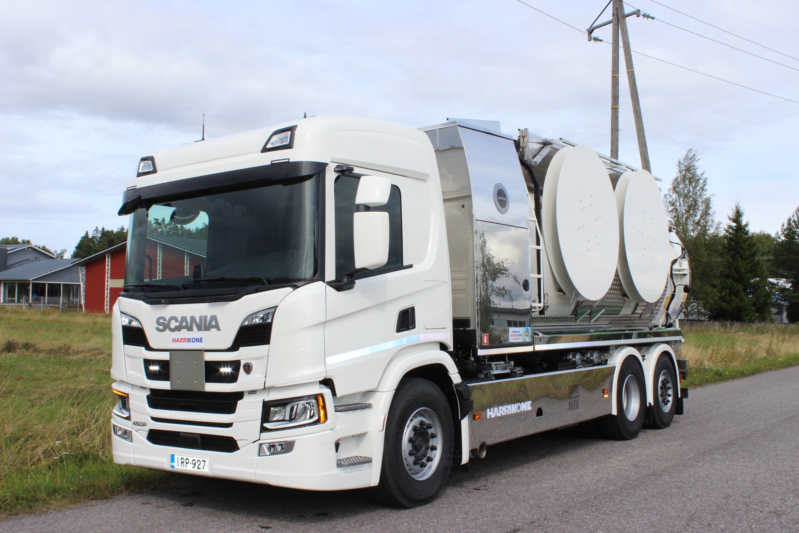 Uusi Scania Juro Clean PL10-8 ADR -yhdistelmäauto